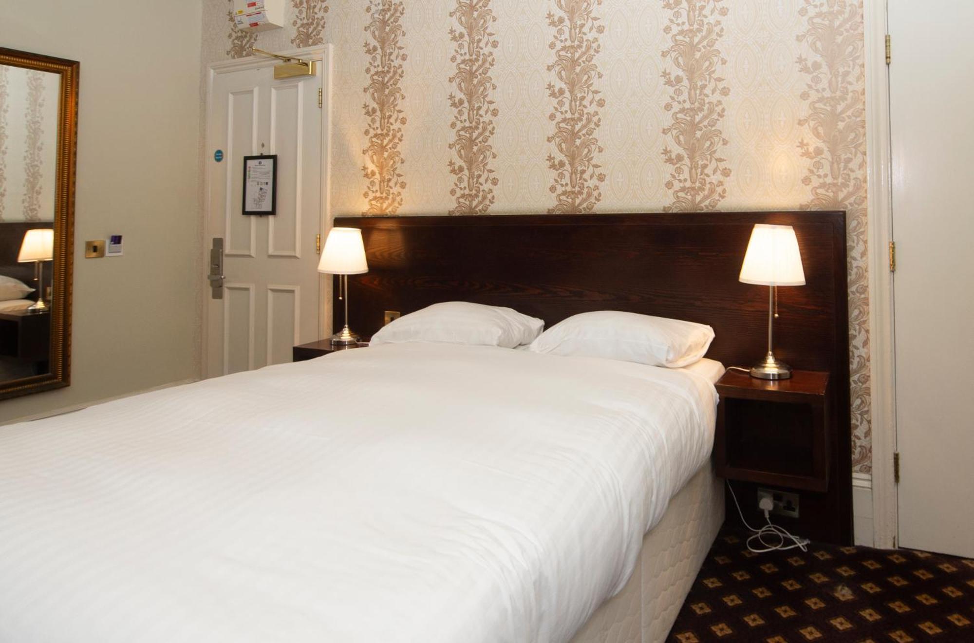 Cabot Court Hotel Wetherspoon Уэстон-сьюпер-Мэр Экстерьер фото